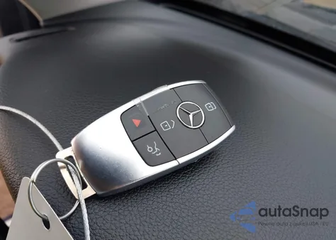 2019 Mercedes-Benz C 300 z USA, uszkodzony, nr VIN 55SWF8DB0KU306055